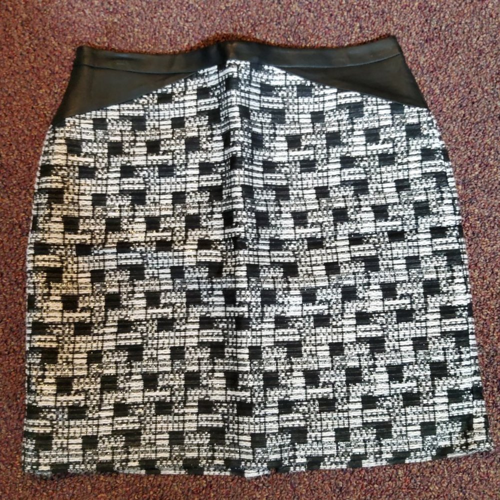 Ann Taylor, Size 4, and Black/White